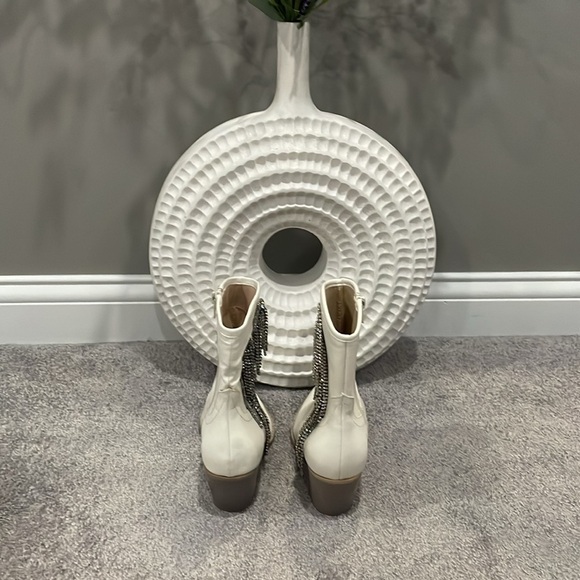 Oasis Society Rhinestone fringe ankle boots. Size 7. - Picture 3 of 6